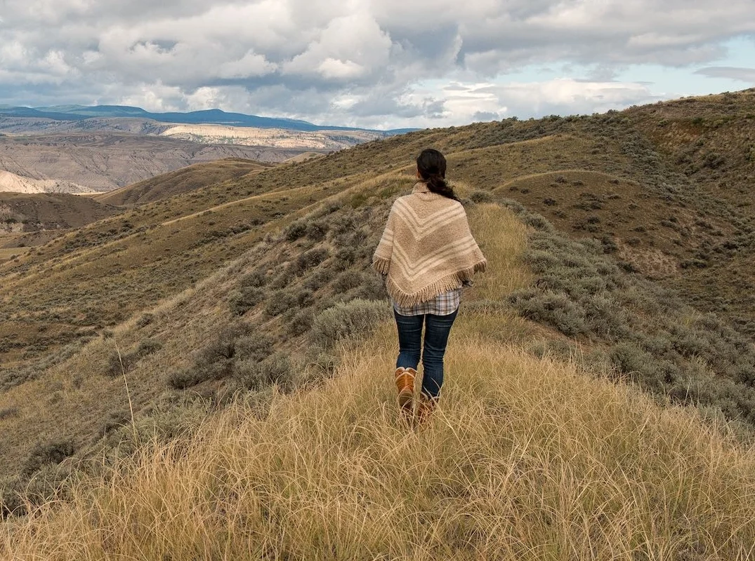 Weekend outdoor movement flow across open natural landscape